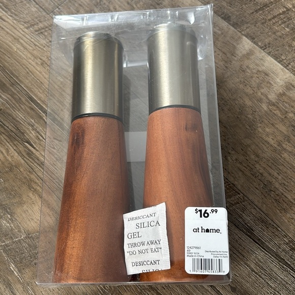 At Home Salt & Pepper wooden mill set - Picture 4 of 5